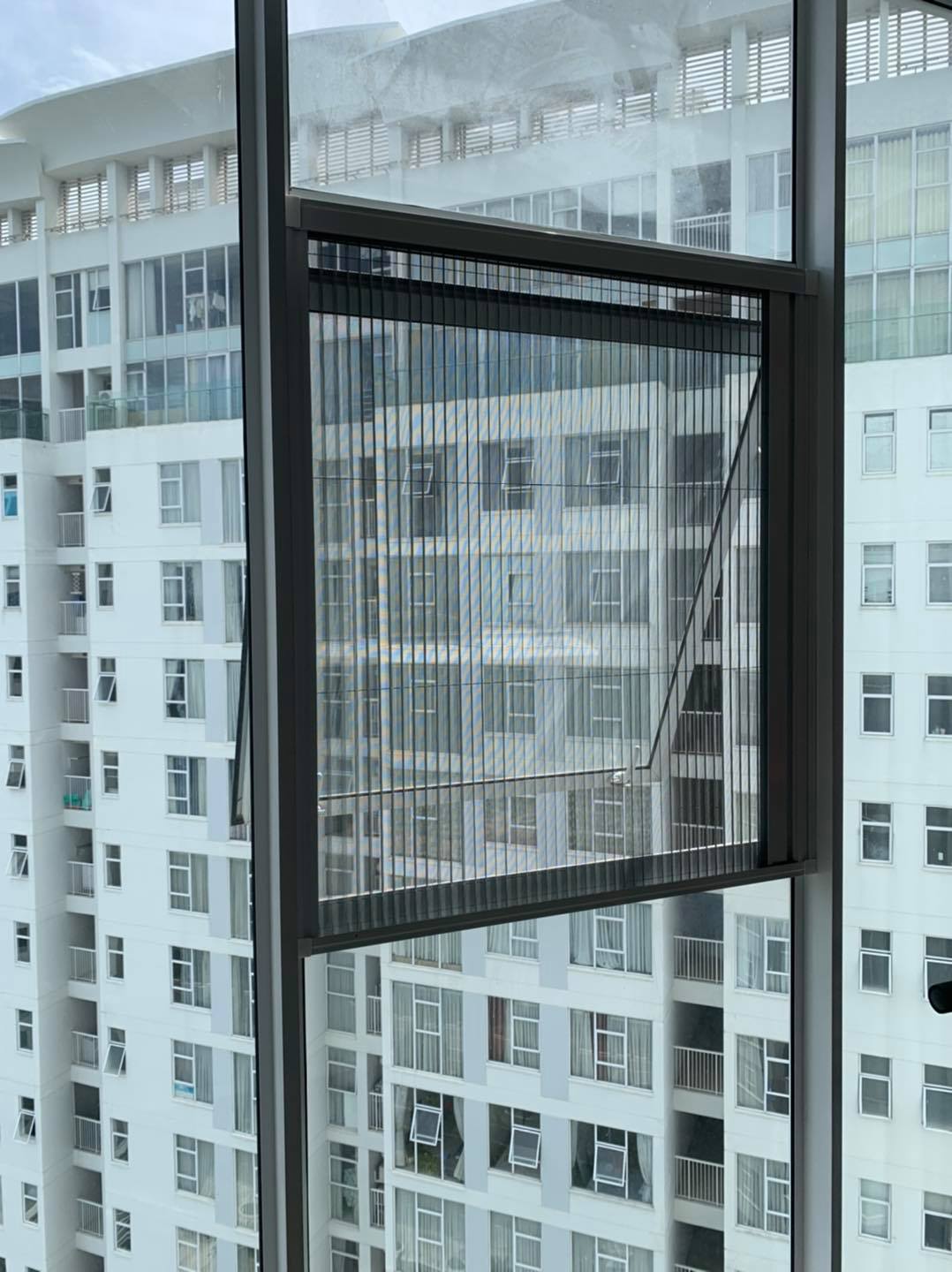 Cửa lưới chống muỗi cho chung cư