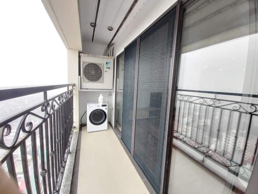 Cửa lưới chống muỗi dạng xếp có bánh xe đồng có ray