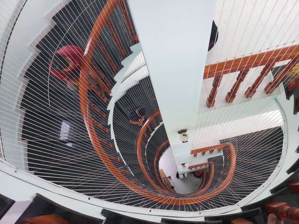 Lưới an toàn cầu thang